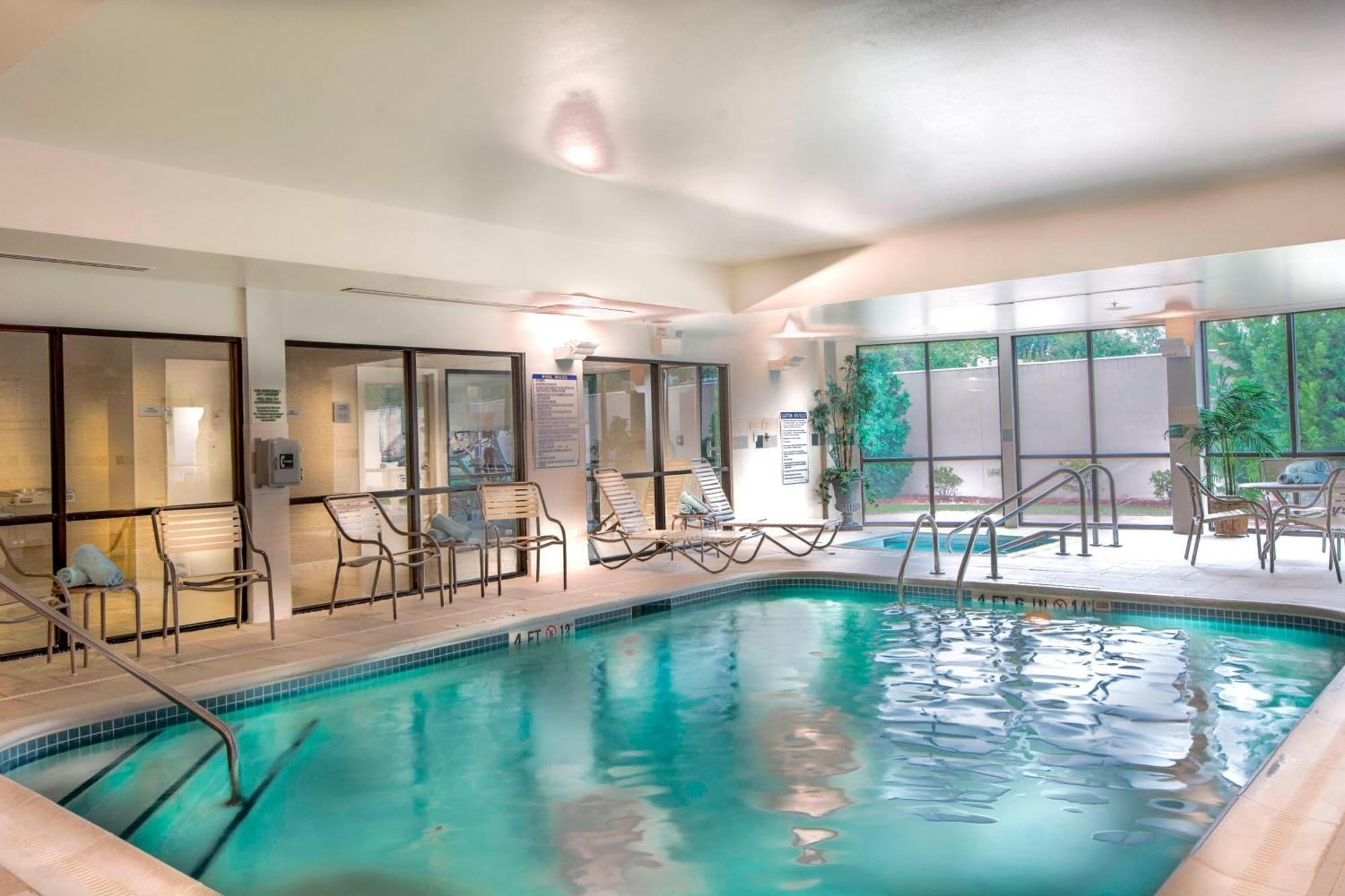 Courtyard Greensboro Airport Экстерьер фото